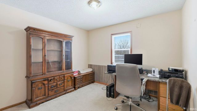 1525 Fall Creek Parkway, Fort Wayne, IN 46808