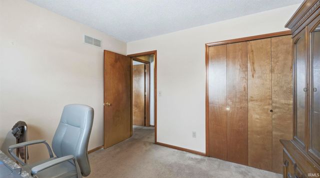 1525 Fall Creek Parkway, Fort Wayne, IN 46808