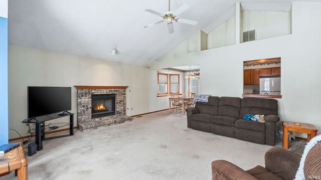 1525 Fall Creek Parkway, Fort Wayne, IN 46808