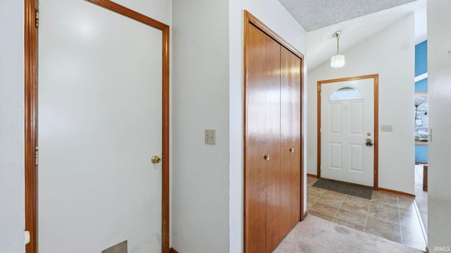 1525 Fall Creek Parkway, Fort Wayne, IN 46808