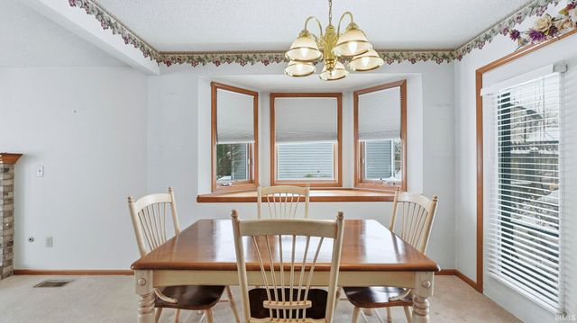 1525 Fall Creek Parkway, Fort Wayne, IN 46808