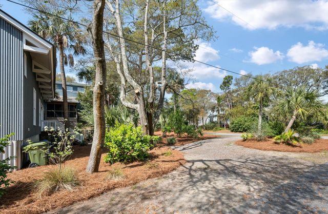 622 E Cooper Avenue, Folly Beach, SC 29439