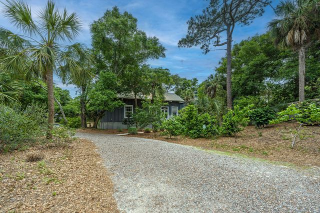 622 E Cooper Avenue, Folly Beach, SC 29439