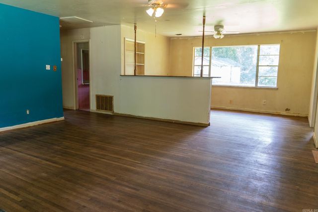 208 E 3rd Street, Ward, AR 72176