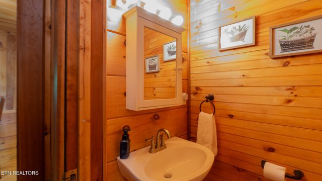 532 Hideaway Ridge Circle, Sevierville, TN 37862