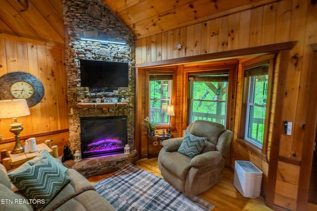 532 Hideaway Ridge Circle, Sevierville, TN 37862