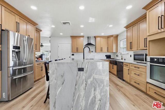2200 Easy Avenue, Long Beach, CA 90810