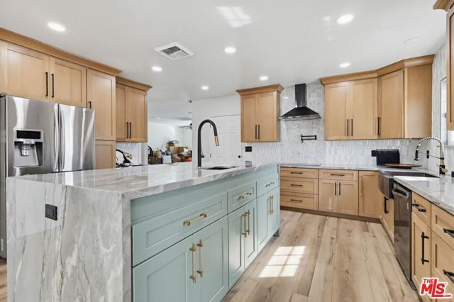 2200 Easy Avenue, Long Beach, CA 90810