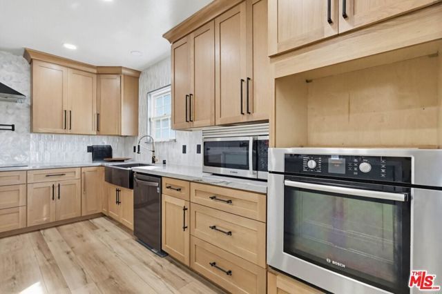 2200 Easy Avenue, Long Beach, CA 90810