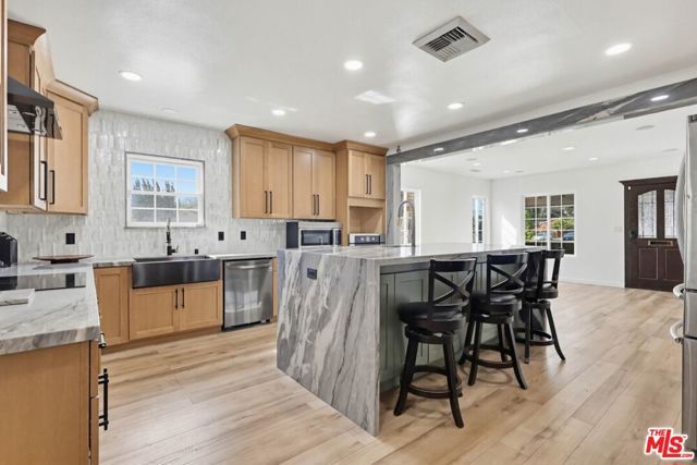 2200 Easy Avenue, Long Beach, CA 90810