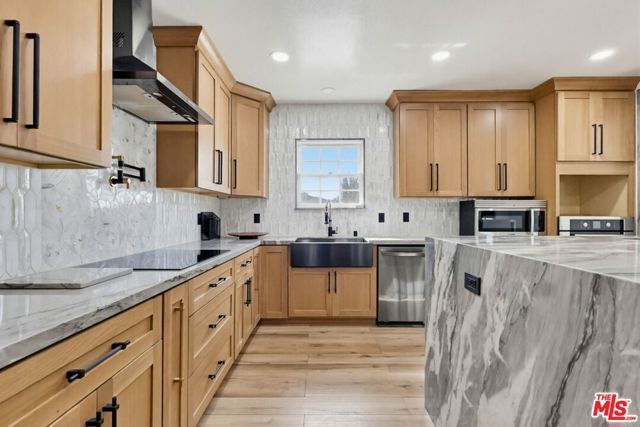 2200 Easy Avenue, Long Beach, CA 90810