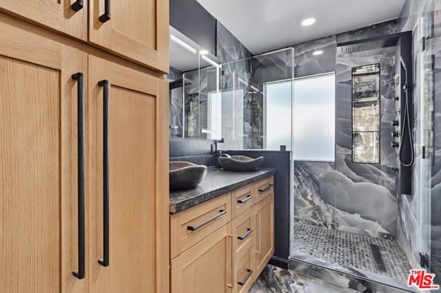 2200 Easy Avenue, Long Beach, CA 90810