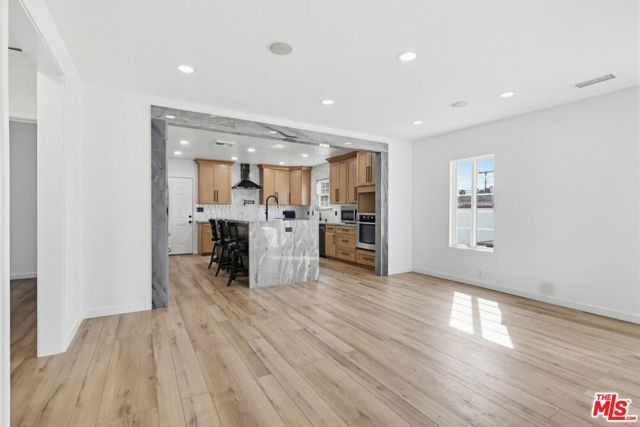 2200 Easy Avenue, Long Beach, CA 90810
