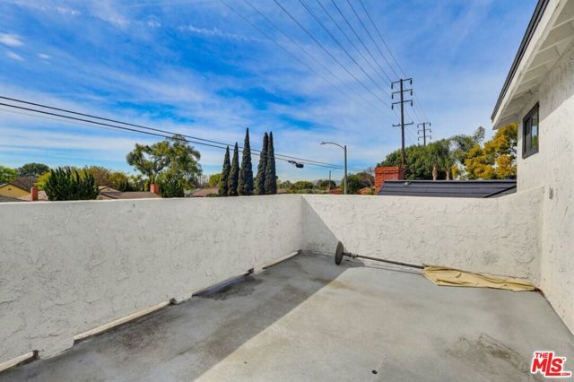 2200 Easy Avenue, Long Beach, CA 90810