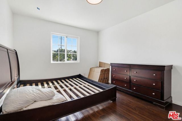 2200 Easy Avenue, Long Beach, CA 90810