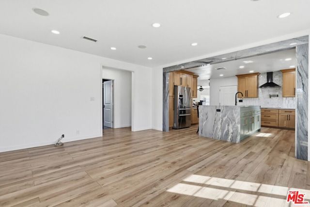 2200 Easy Avenue, Long Beach, CA 90810
