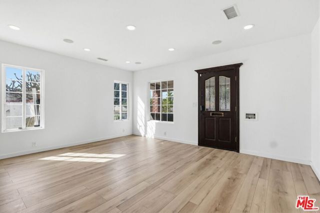 2200 Easy Avenue, Long Beach, CA 90810