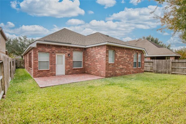 18314 S Elizabeth Shore Loop, Cypress, TX 77433