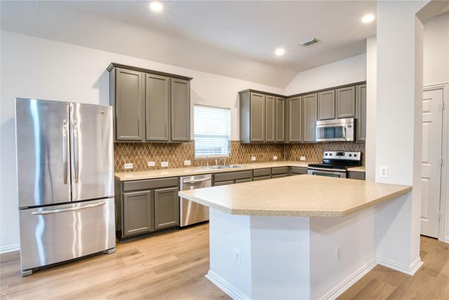 18314 S Elizabeth Shore Loop, Cypress, TX 77433