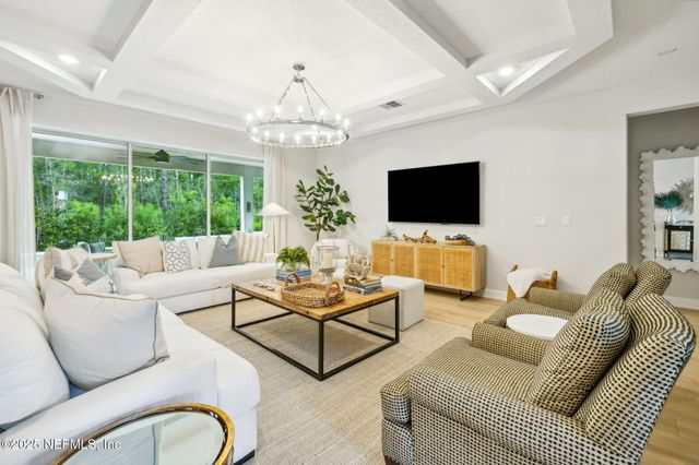 302 MARQUESA Circle, St. Johns, FL 32259