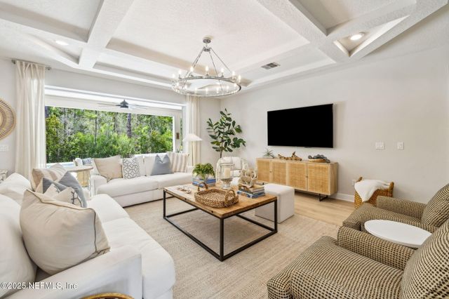 302 MARQUESA Circle, St. Johns, FL 32259