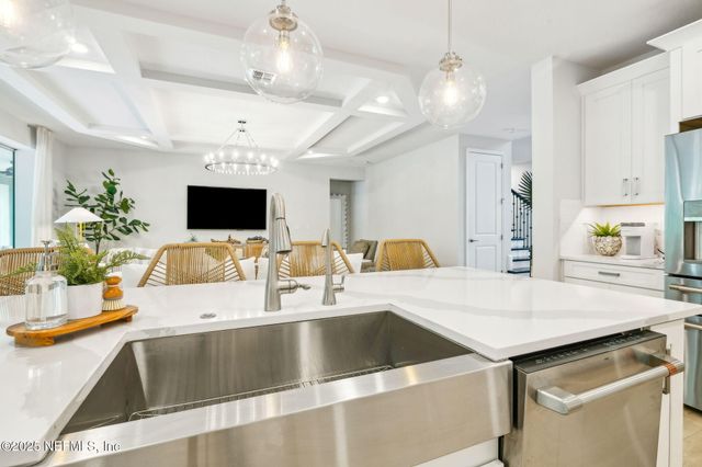 302 MARQUESA Circle, St. Johns, FL 32259