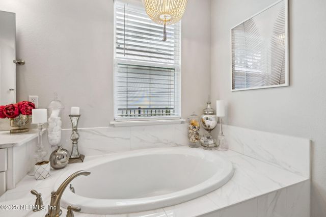 302 MARQUESA Circle, St. Johns, FL 32259