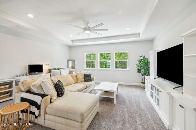 302 MARQUESA Circle, St. Johns, FL 32259
