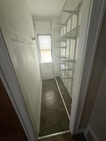 2714 W Concordia AVENUE, Milwaukee, WI 53216