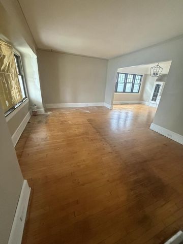 2714 W Concordia AVENUE, Milwaukee, WI 53216