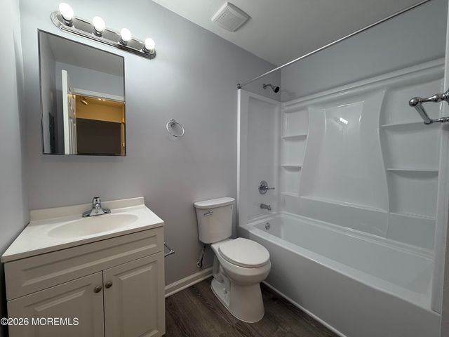 6 Nashville Court, Tinton Falls, NJ 07712