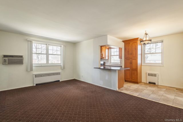 61-28 255th 1016, Little Neck, NY 11362