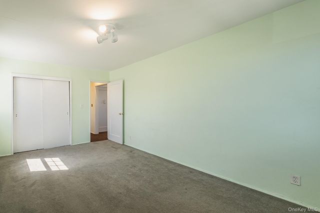 61-28 255th 1016, Little Neck, NY 11362