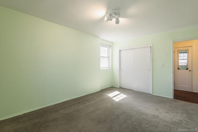 61-28 255th 1016, Little Neck, NY 11362