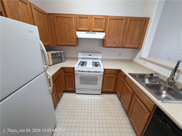 6405 Rusticated Stone Avenue 101, Henderson, NV 89011