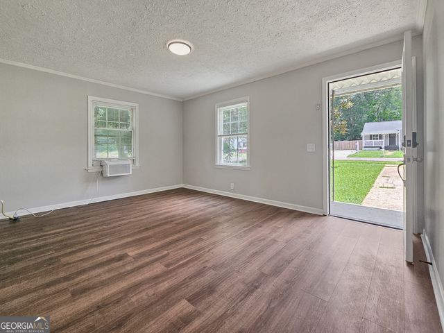 202 White Street, Hogansville, GA 30230