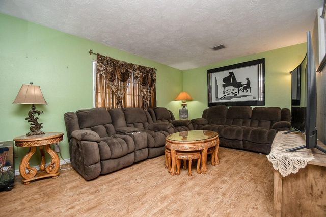 7136 Crownwest Street 7136, Houston, TX 77072