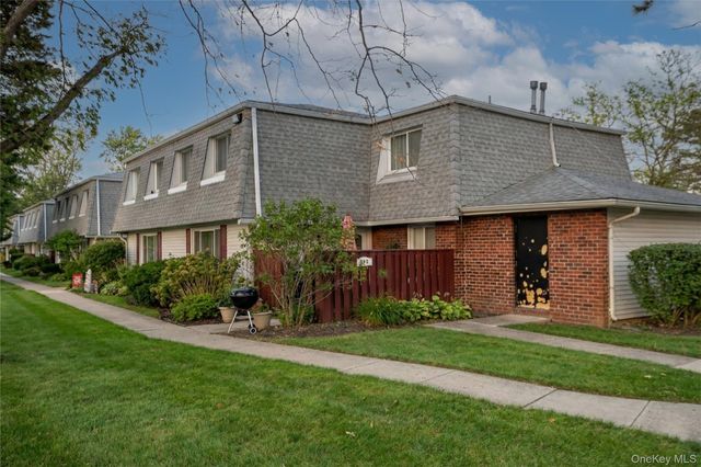 288 Feller Drive, Central Islip, NY 11722