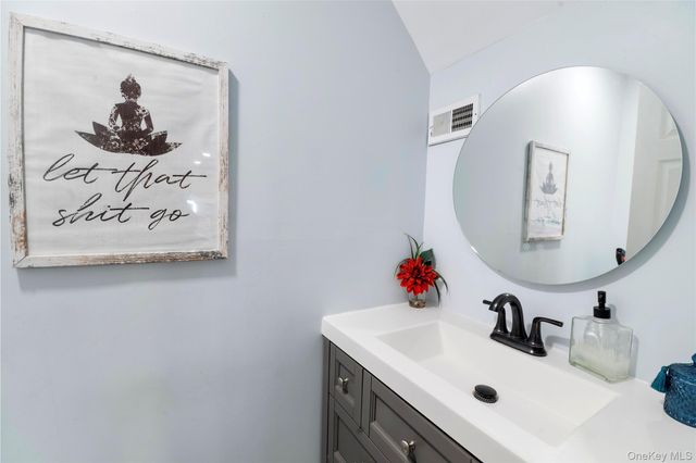 288 Feller Drive, Central Islip, NY 11722