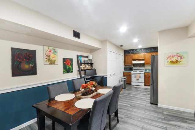 288 Feller Drive, Central Islip, NY 11722