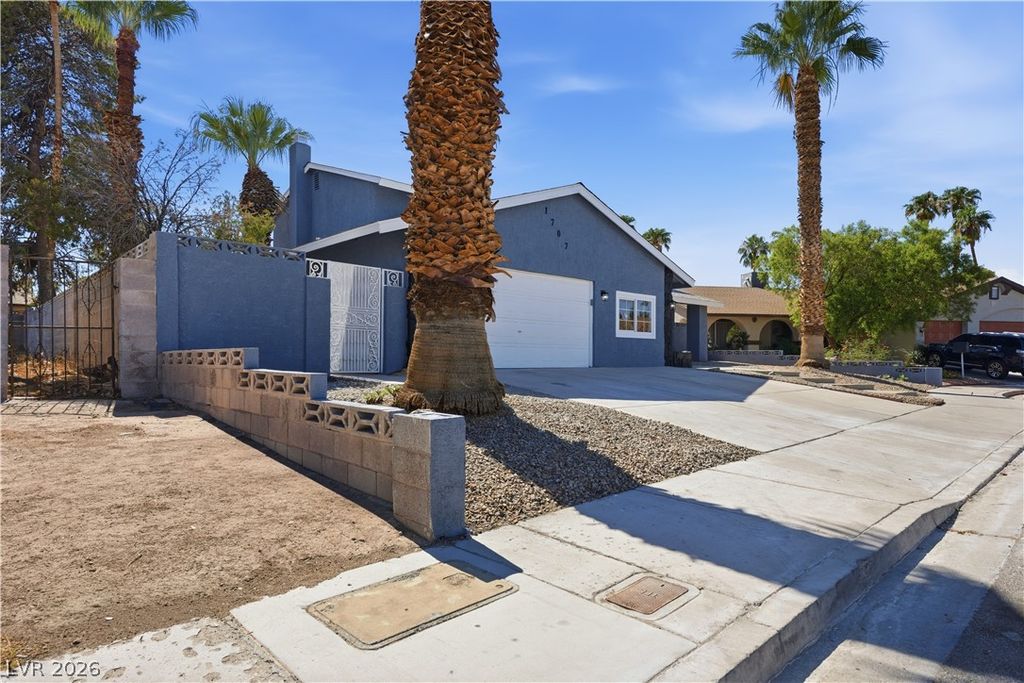 1707 Mapleton Lane, Las Vegas, NV 89119 — photo 3