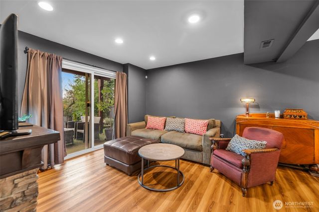 32867 42nd Place SW, Federal Way, WA 98023