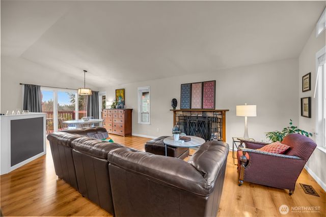 32867 42nd Place SW, Federal Way, WA 98023