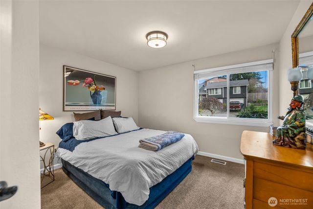 32867 42nd Place SW, Federal Way, WA 98023