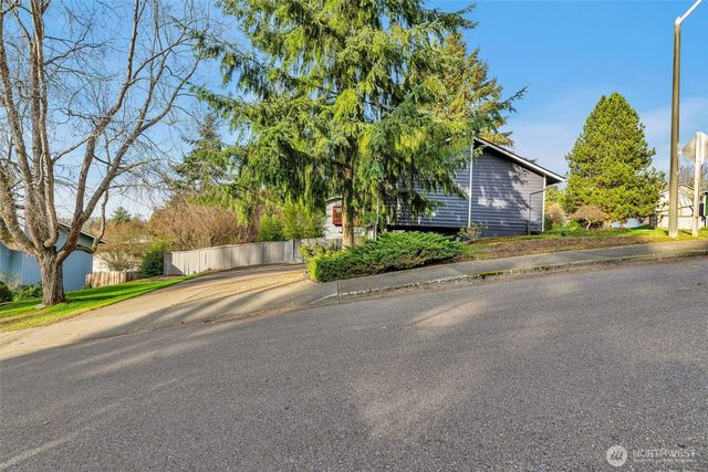 32867 42nd Place SW, Federal Way, WA 98023
