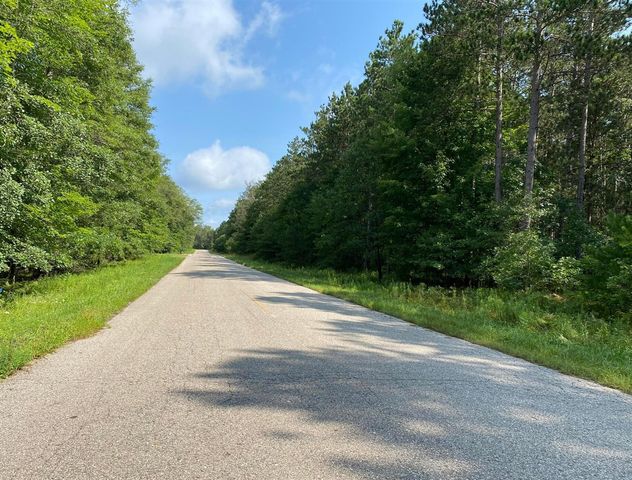 2291 W 22nd Street, Fremont, MI 49412