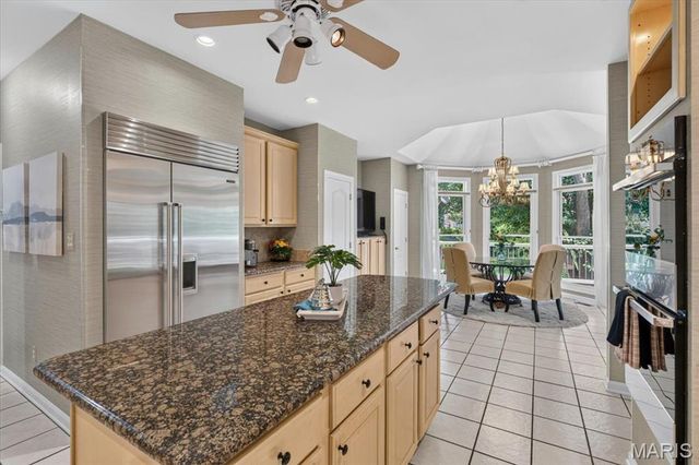 12402 Stratford Ridge Court, Creve Coeur, MO 63141