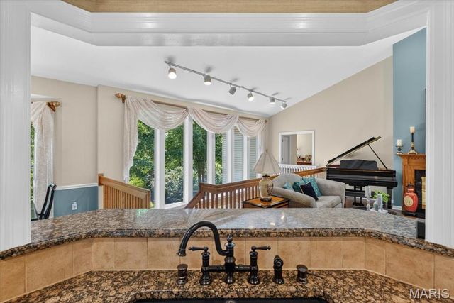 12402 Stratford Ridge Court, Creve Coeur, MO 63141