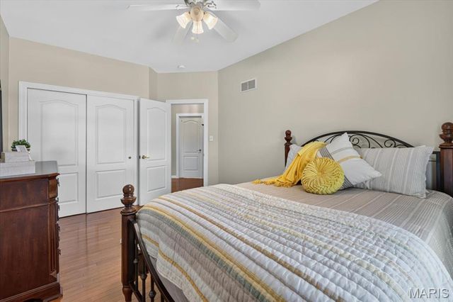 12402 Stratford Ridge Court, Creve Coeur, MO 63141