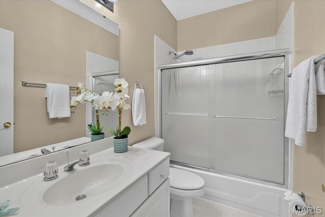 12402 Stratford Ridge Court, Creve Coeur, MO 63141